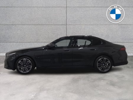 2026 BMW 5-Series - photo 3