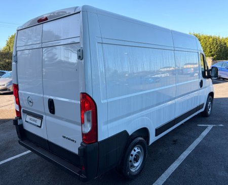 2027 Opel Movano - photo 3