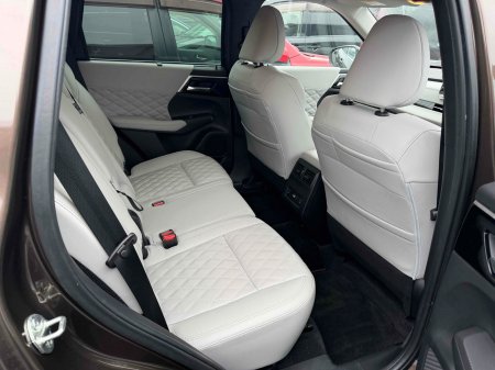 2022 Mitsubishi Outlander - photo 4