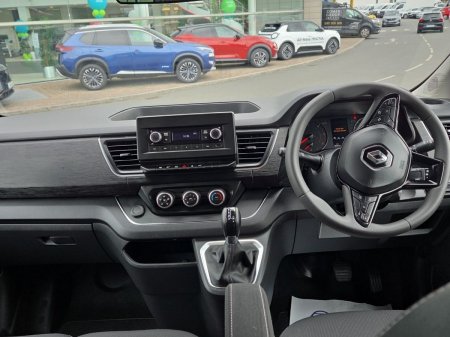 2024 Renault Trafic Passenger - photo 3