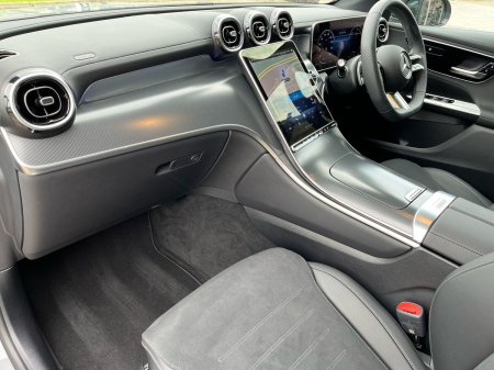 2025 Mercedes-Benz GLC - photo 6