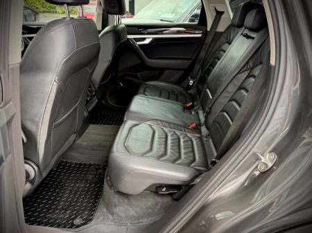 2020 Volkswagen Touareg - photo 12