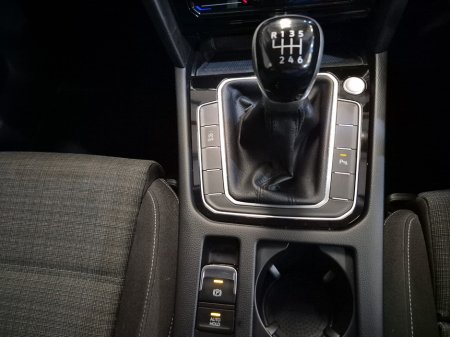 2022 Volkswagen Passat - photo 15