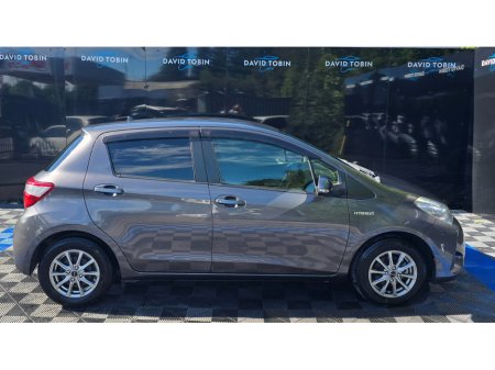 2017 Toyota Vitz - photo 24
