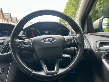 2016 Ford Focus - photo 18