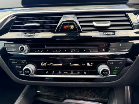 2019 BMW 5-Series - photo 25