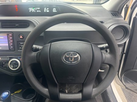 2021 Toyota Aqua - photo 8