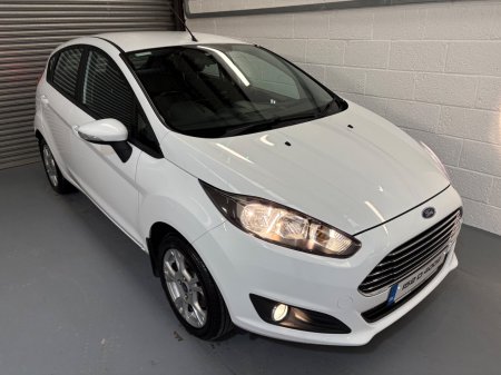 2015 Ford Fiesta - photo 2