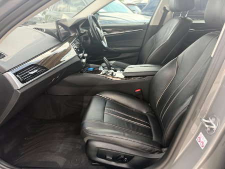 2022 BMW 5-Series - photo 12