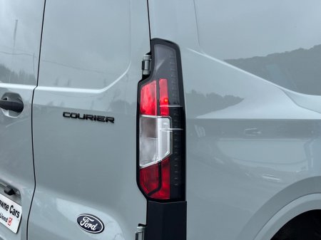 2024 Ford Transit Courier - photo 11