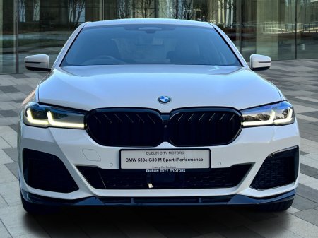 2021 BMW 5-Series - photo 2