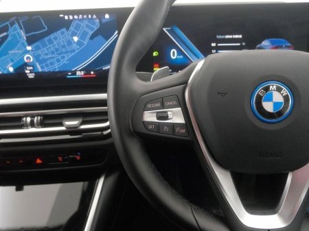2024 BMW 3-Series - photo 17