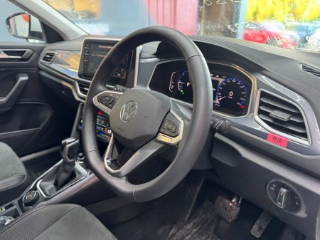 2025 Volkswagen T-Roc - photo 13