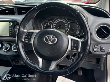 2015 Toyota Yaris - photo 13