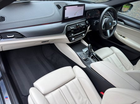 2021 BMW 5-Series - photo 6