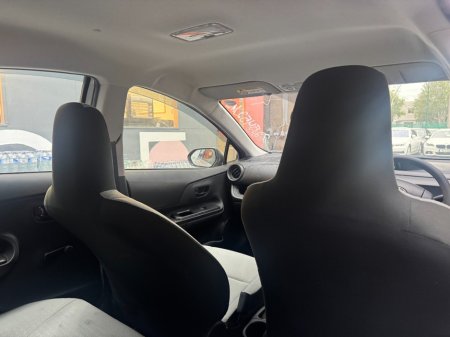 2019 Toyota Aqua - photo 13