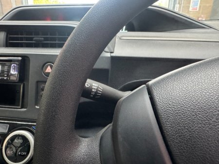 2019 Toyota Aqua - photo 11