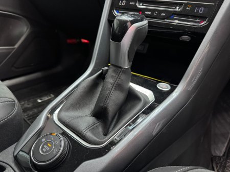 2025 Volkswagen T-Roc - photo 14