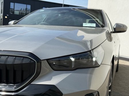 2024 BMW 5-Series - photo 20