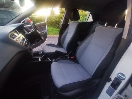 2016 Hyundai i20 - photo 16