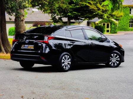 2020 Toyota Prius - photo 3