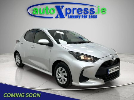 2022 Toyota Yaris 1.5 HYBRID X Automatic, Reversing camera