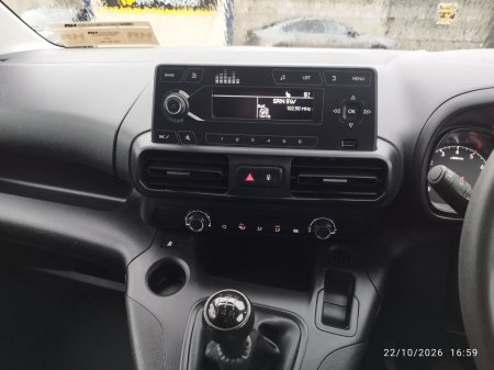 2020 Vauxhall Combo - photo 13