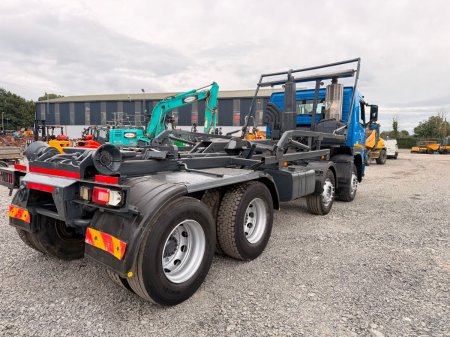 2009 Volvo FM - photo 8