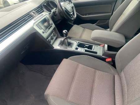 2016 Volkswagen Passat - photo 19