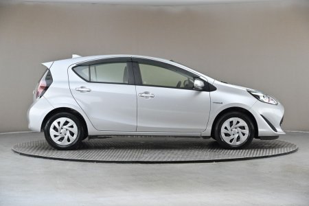 2020 Toyota Aqua - photo 11