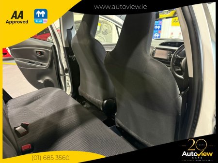2019 Toyota Vitz - photo 12