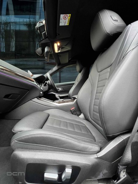 2022 BMW 3-Series - photo 14