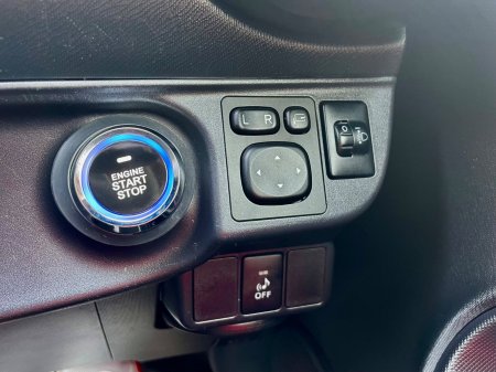 2014 Toyota Aqua - photo 18
