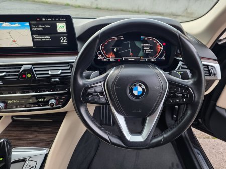 2023 BMW 5-Series - photo 17