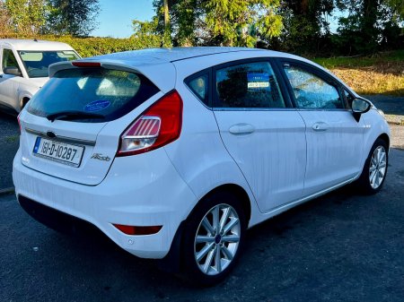 2016 Ford Fiesta - photo 5