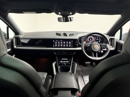 2025 Porsche Cayenne - photo 14