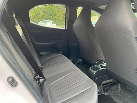 2021 Toyota Yaris - photo 8