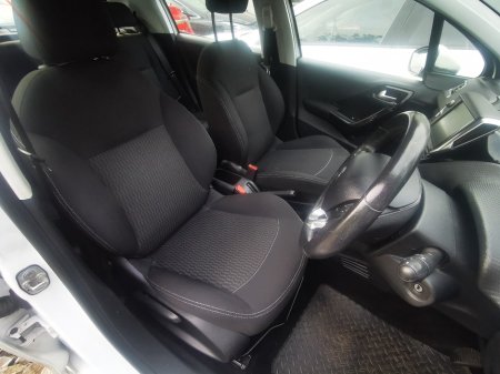 2017 Peugeot 208 - photo 13