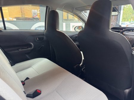 2021 Toyota Aqua - photo 16