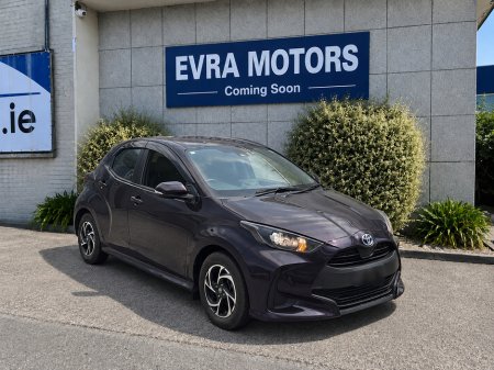 2020 Toyota Yaris X HYBRID AUTOMATIC 1.5 PETROL //REVERSE CAMERA//ADAPTIVE CRUISE CONTROL//KEYLESS ENTRY//