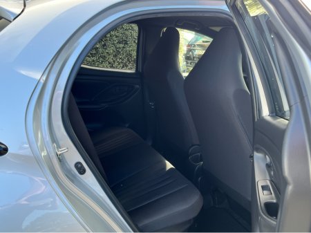 2023 Toyota Yaris - photo 9