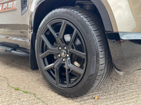 2022 Land Rover Defender - photo 8