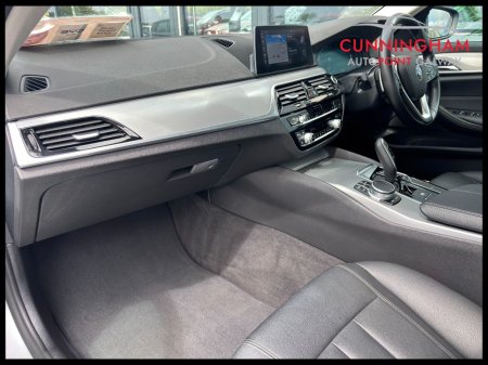 2020 BMW 5-Series - photo 6
