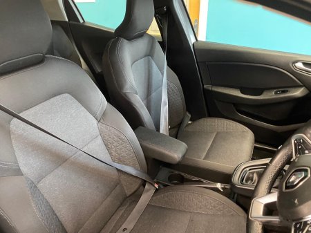 2023 Renault Clio - photo 9