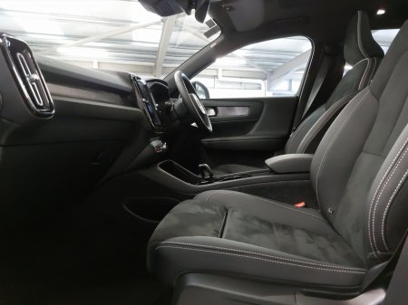 2022 Volvo XC40 - photo 5