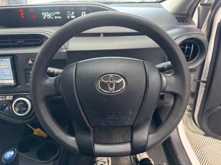 2021 Toyota Aqua - photo 8