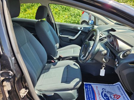 2012 Ford Fiesta - photo 16