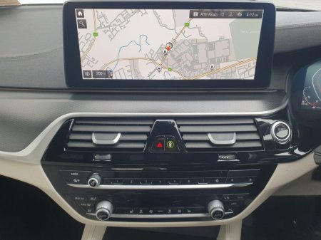 2022 BMW 5-Series - photo 8