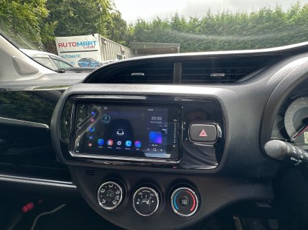 2019 Toyota Vitz - photo 10