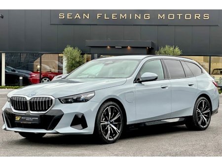 2026 BMW 5-Series - photo 2
